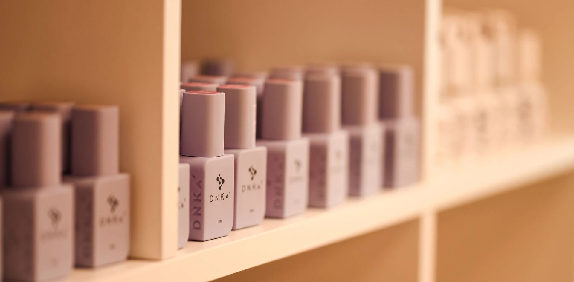 gel de la marque dnk'a de la boutique nailslo gel de la marque dnk'a de la boutique nailslo